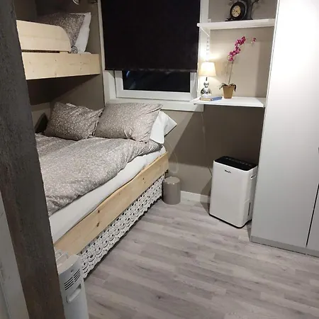 Mormors Basseng Κρίστιανσαντ