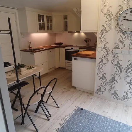 Mormors Basseng * Κρίστιανσαντ