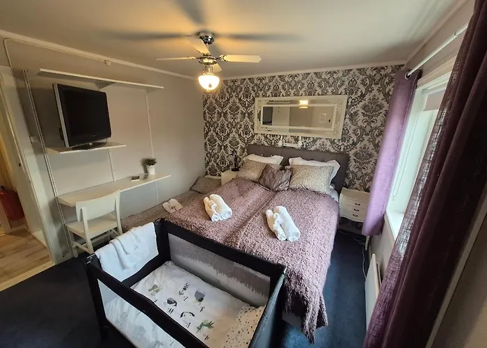 Mormors Basseng Privatunterkunft *